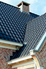 Najlepsze parametry w zakresie izolacyjności cieplnej oraz akustycznej osiągają ciężkie pokrycia dachowe, takie jak dachówki ceramiczne